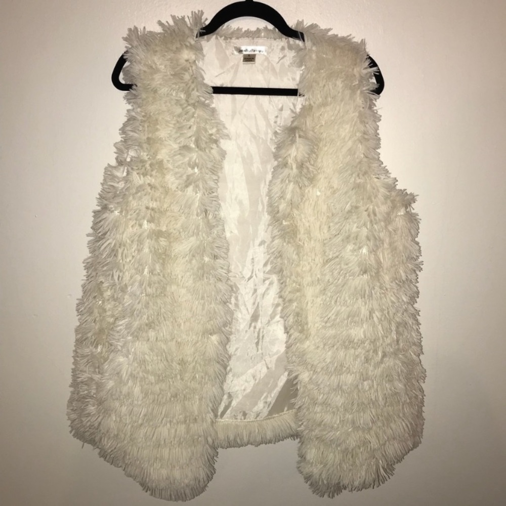 John Paul Richard faux fur vest size large - Picture 8 of 8
